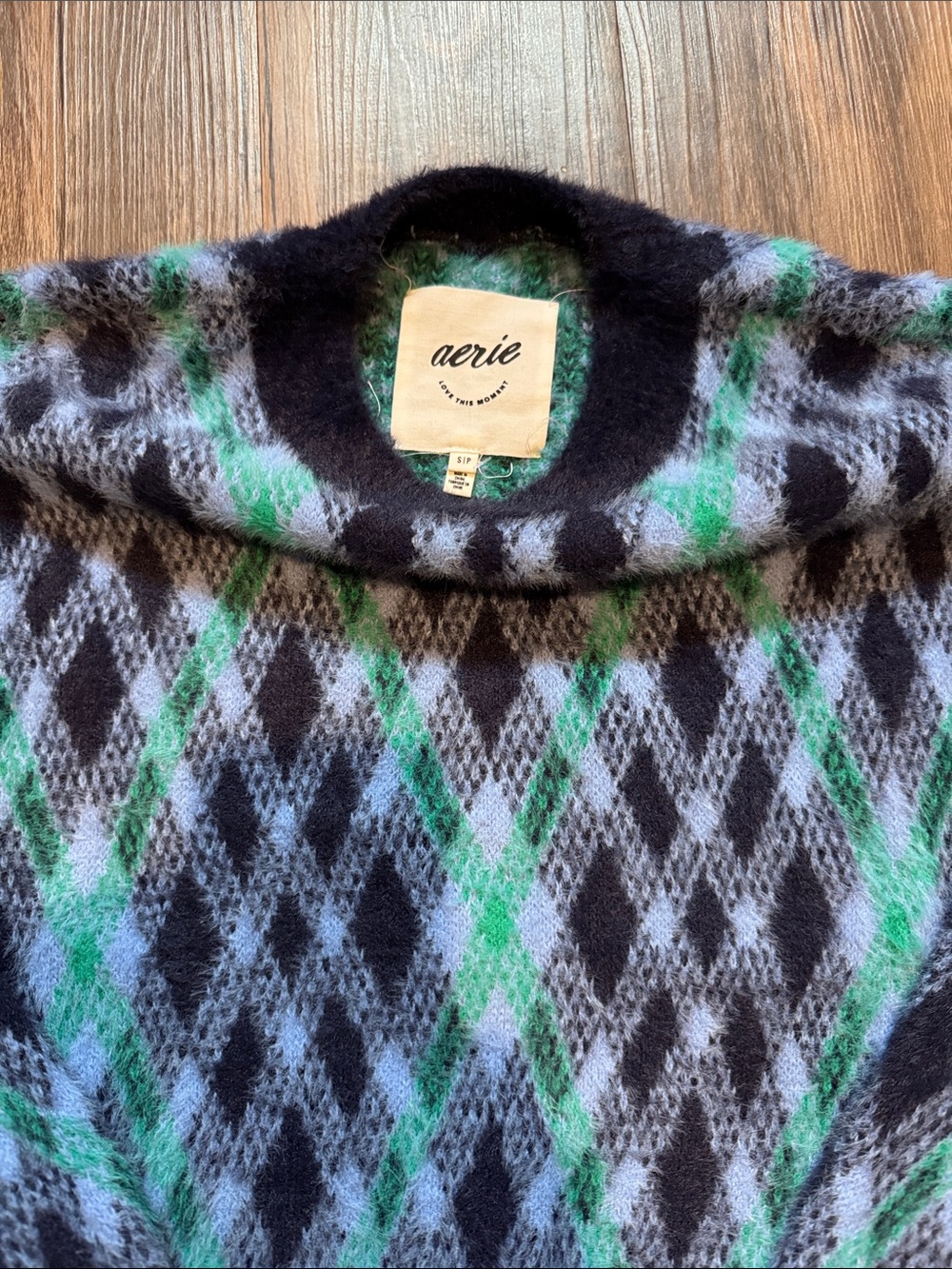 aerie BNWOT Dark Blue, Green and kind of a soft purplish blue beautiful sweater